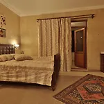 Royal Stone - Отель 3*